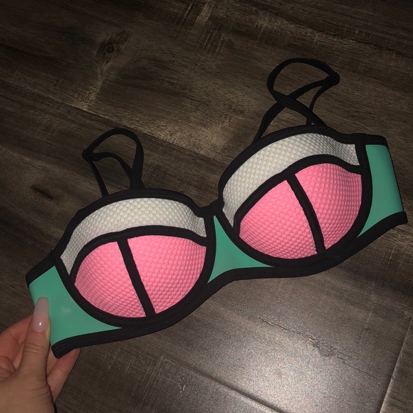 Triangl bathing suit - Picture 2 of 7